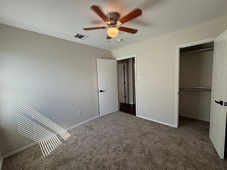 2748 Wakecrest Dr — Photo 25
