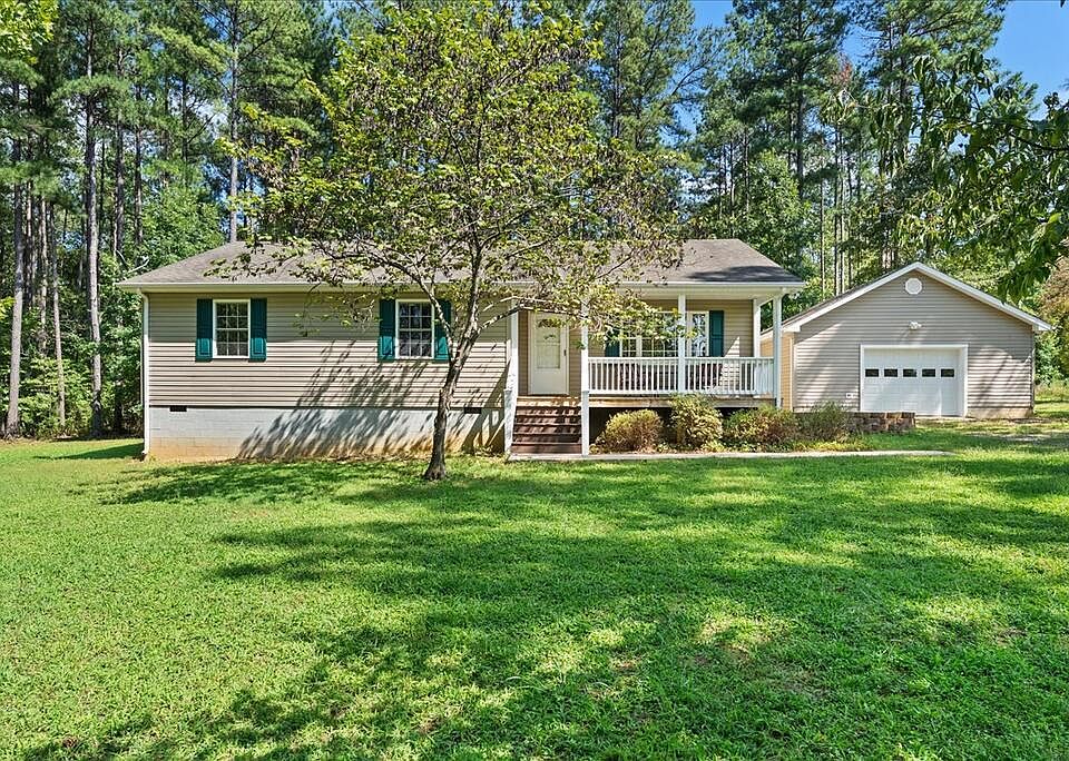 1st image of 290 Pinewood Dr