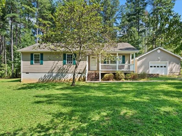 290 Pinewood Dr, Pamplin, VA 23958