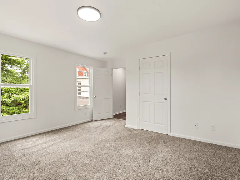 753 W Washington St #B — Photo 8