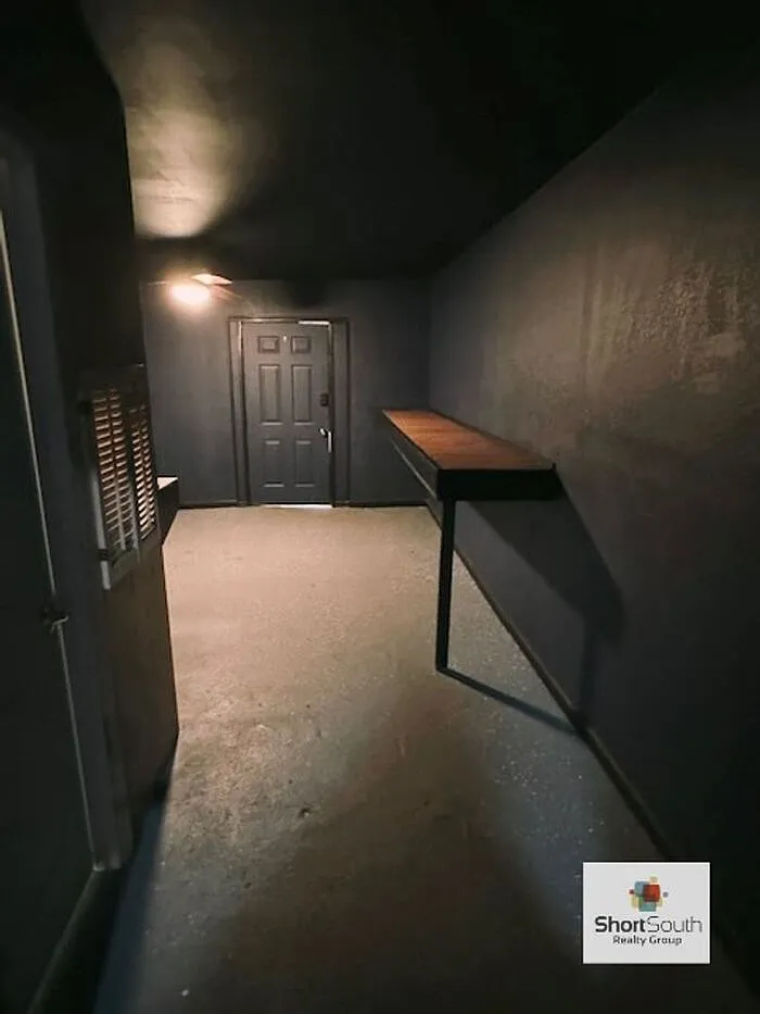 Studio, 1.0 bath, 1300 sqft, $850 — Photo 4