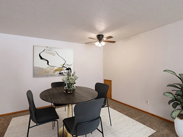Fargo, ND Schrock Apartments | Dining