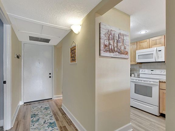 4th image of 14 Royal Palm Way Unit 102