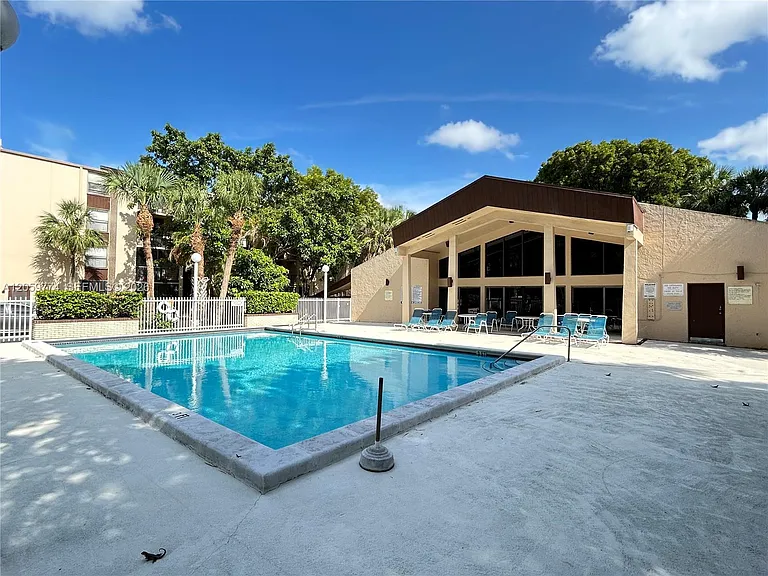 14301 N Kendall Dr #109B — Photo 42