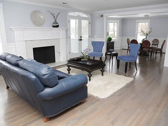 4th image of 36 Hillington Dr