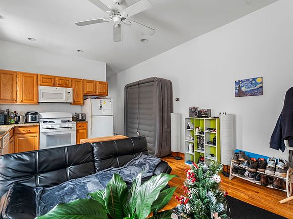 4th image of 202 Park St APT 1