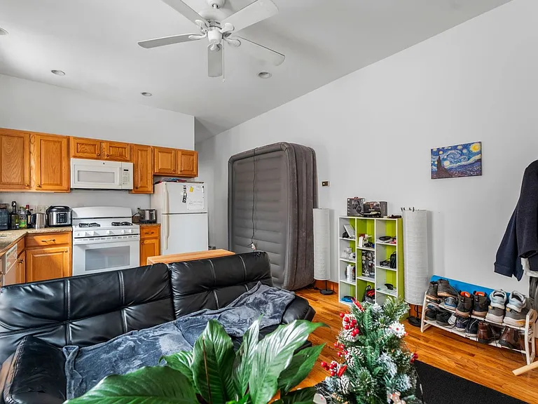 202 Park St — Photo 4