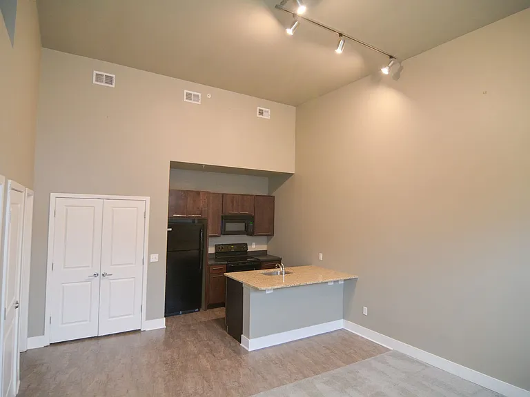 The Junction Apartments — Photo 42