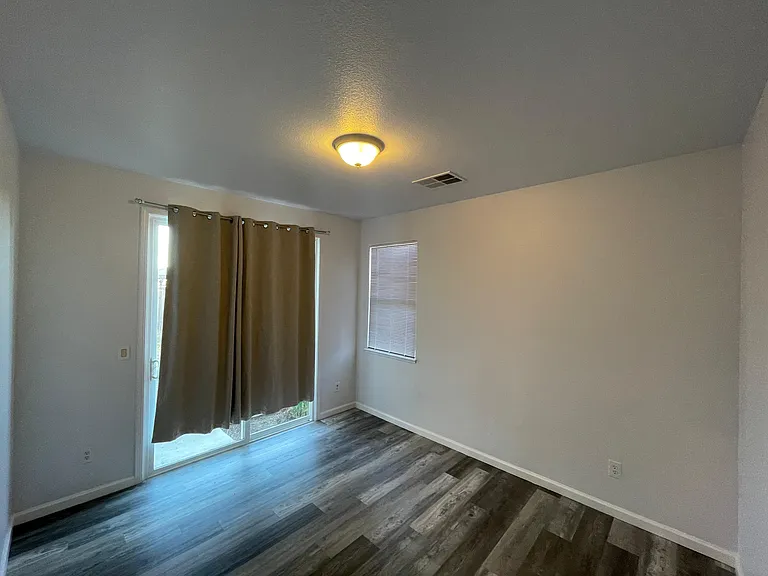 850 Saffron Dr — Photo 9