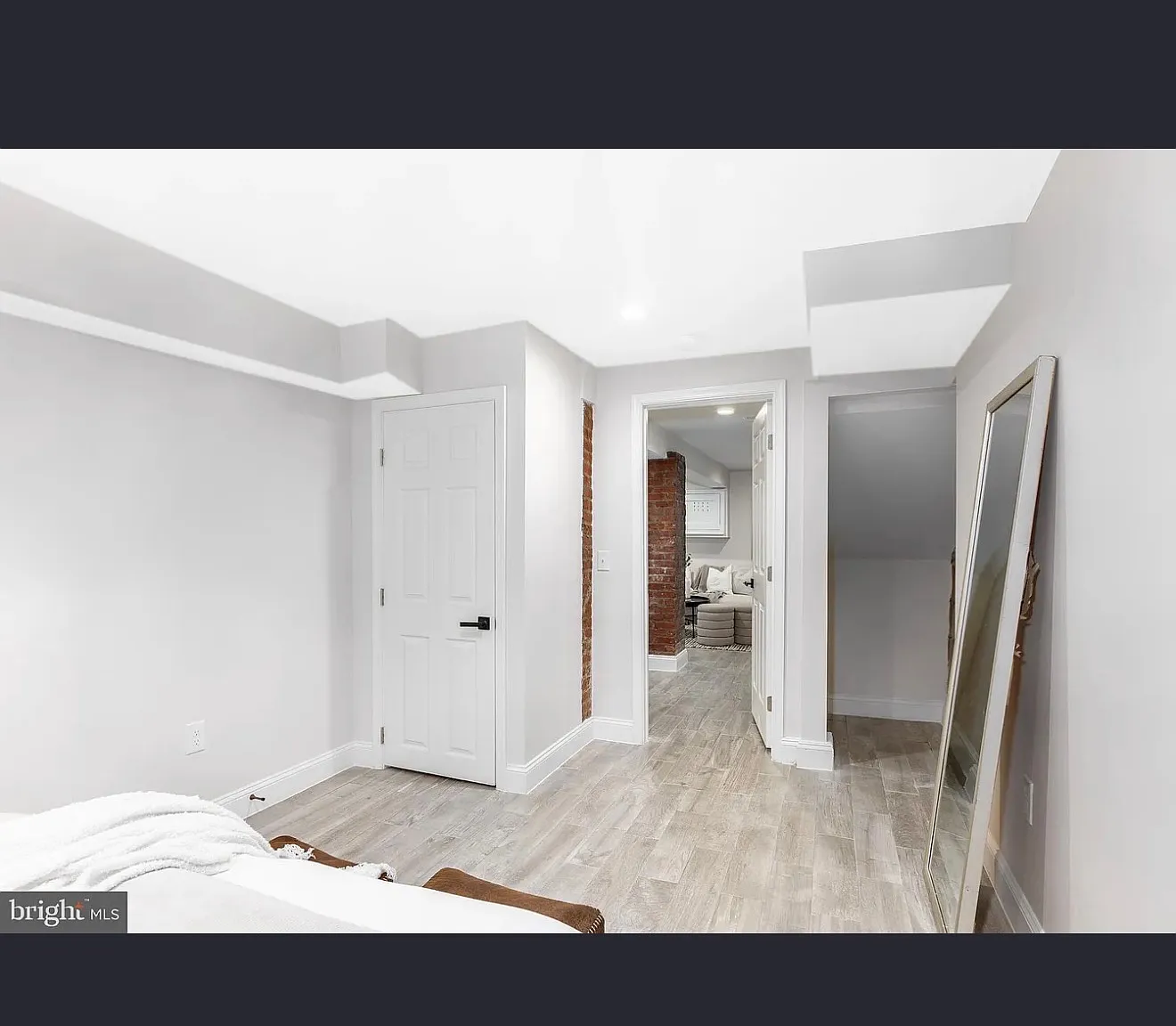 2 bed, 750 sqft, $2,800 — Photo 3
