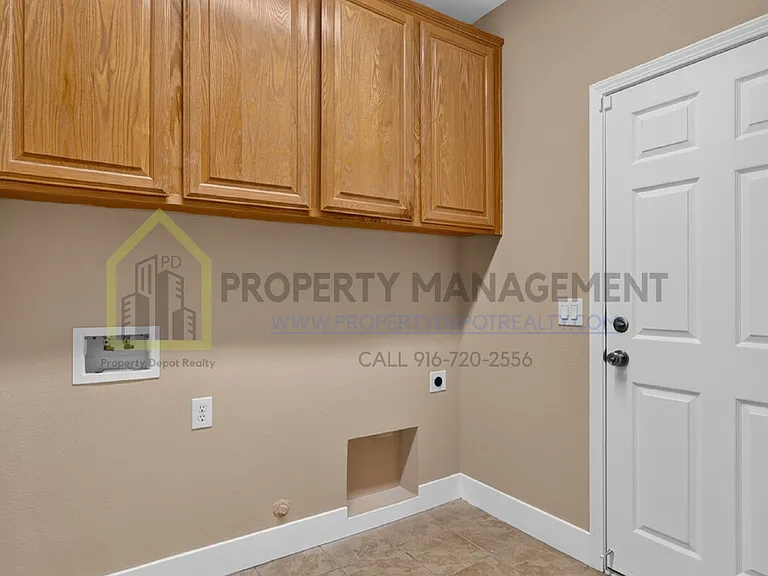 1570 Charm Way — Photo 44
