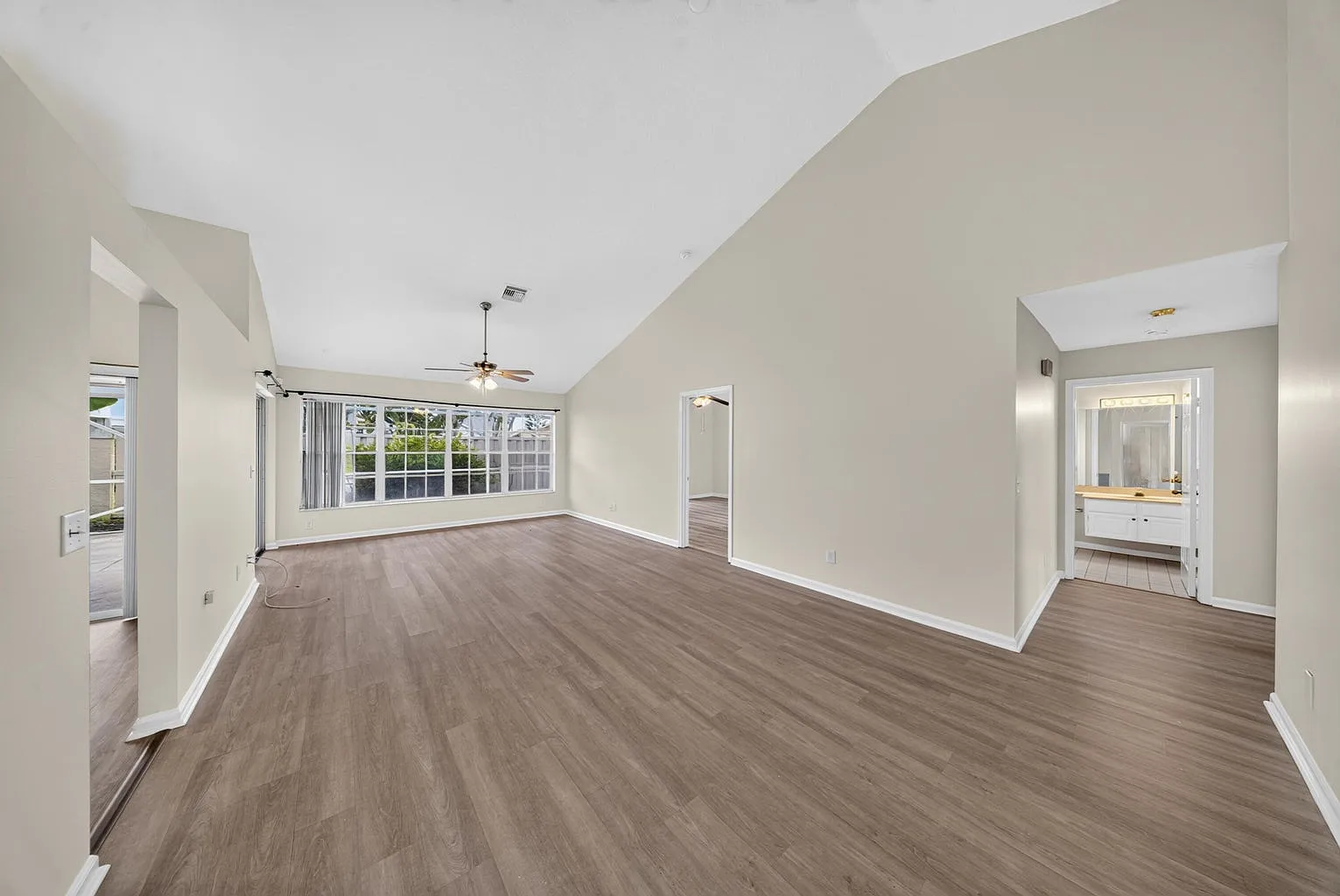3 bed, $3,100 — Photo 4