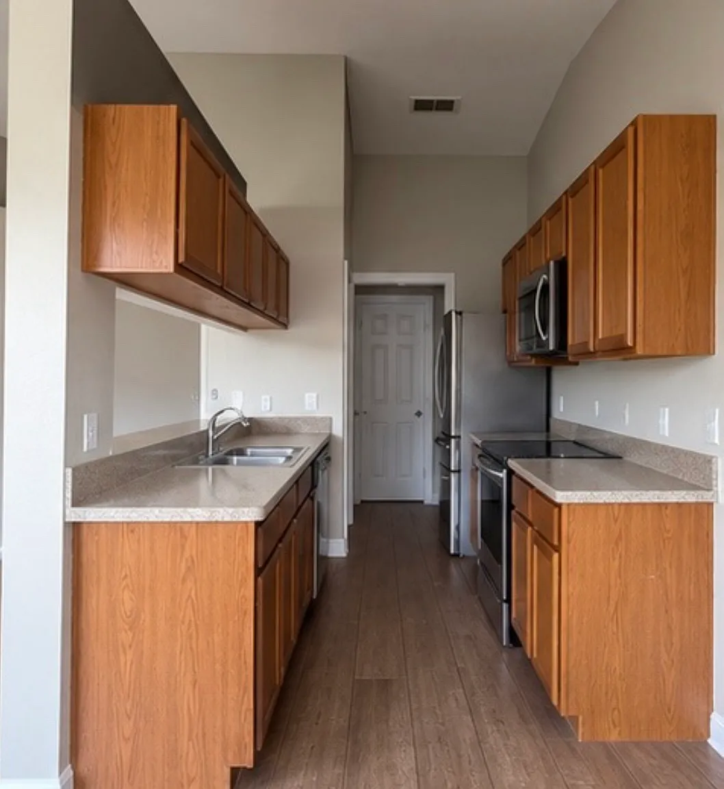 4 bed, 1537 sqft, $2,350 — Photo 4