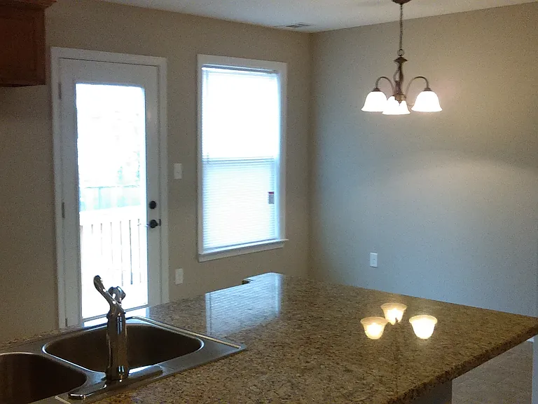 701 Mimosa Ct — Photo 6