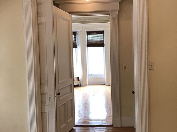 3rd image of 71 8th Ave Ste 2