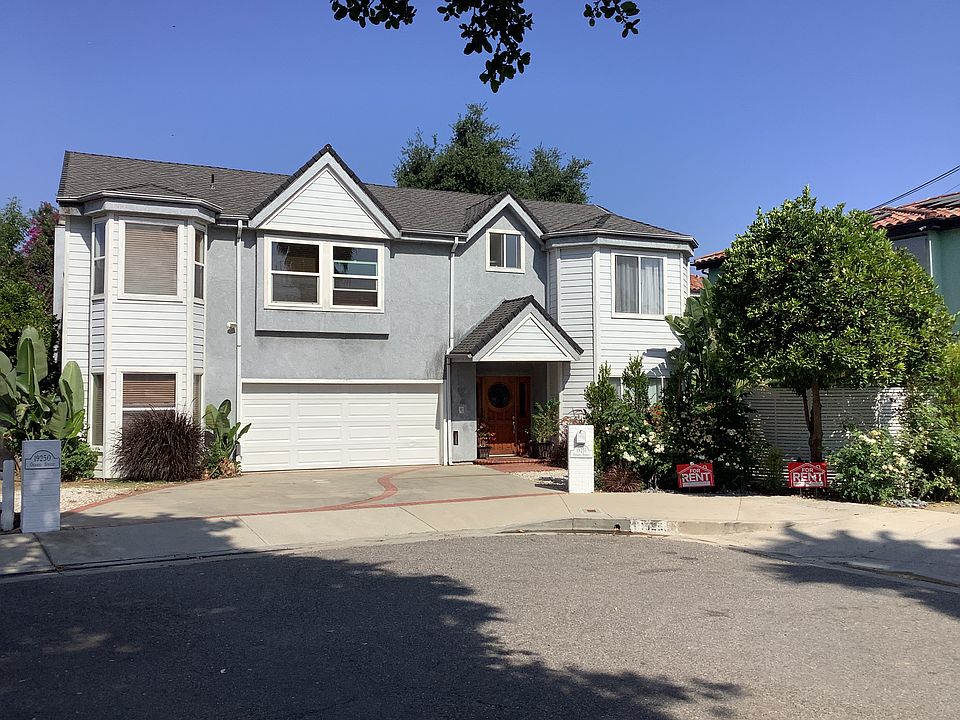 1st image of 19251 Oxnard St