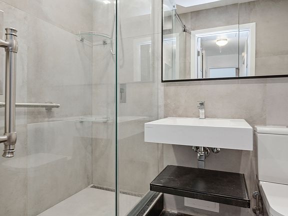 5th image of 244 Madison Ave APT 15B