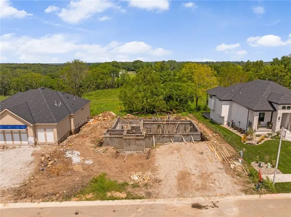 25150 W 141st Ter, Olathe, KS 66061