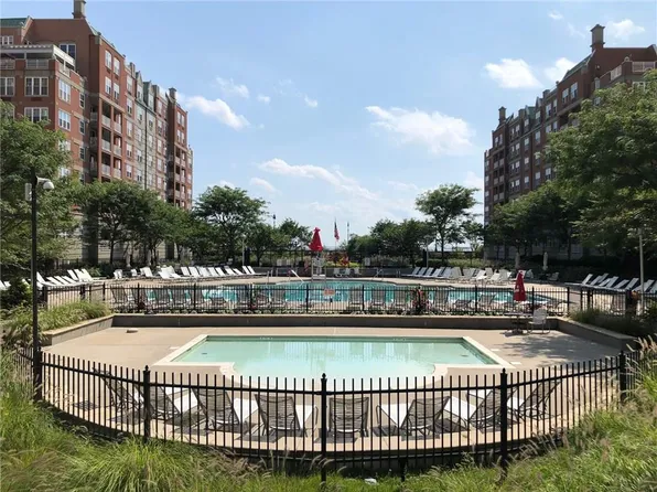 70 Oceana Dr W APT 2G, Brooklyn, NY 11235