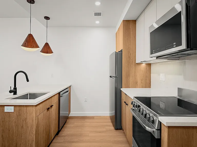 261 Grand Concourse #7709 — Photo 4
