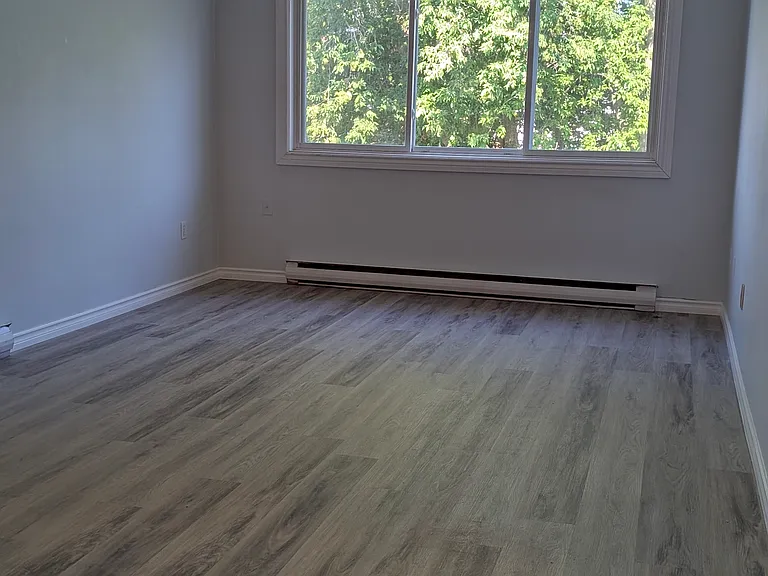 265 Macdonnell St #6 — Photo 2