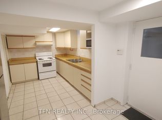 112 Trafalgar Sq, Vaughan, ON L4J 7M9