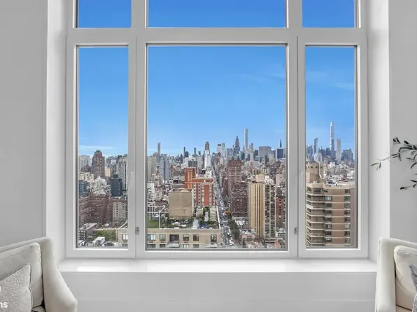 200 East 83rd Street image 4 of 18