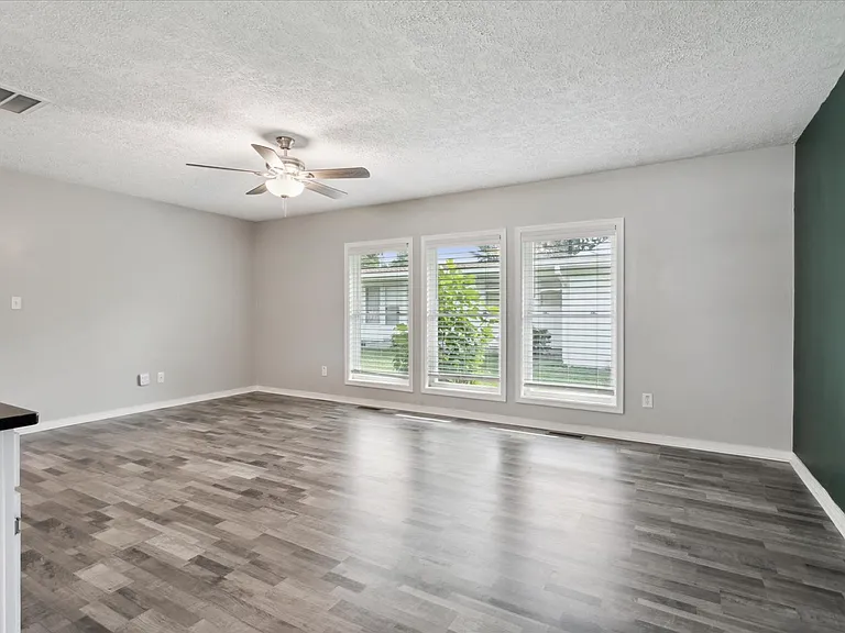 72 Ferguson Ln — Photo 10