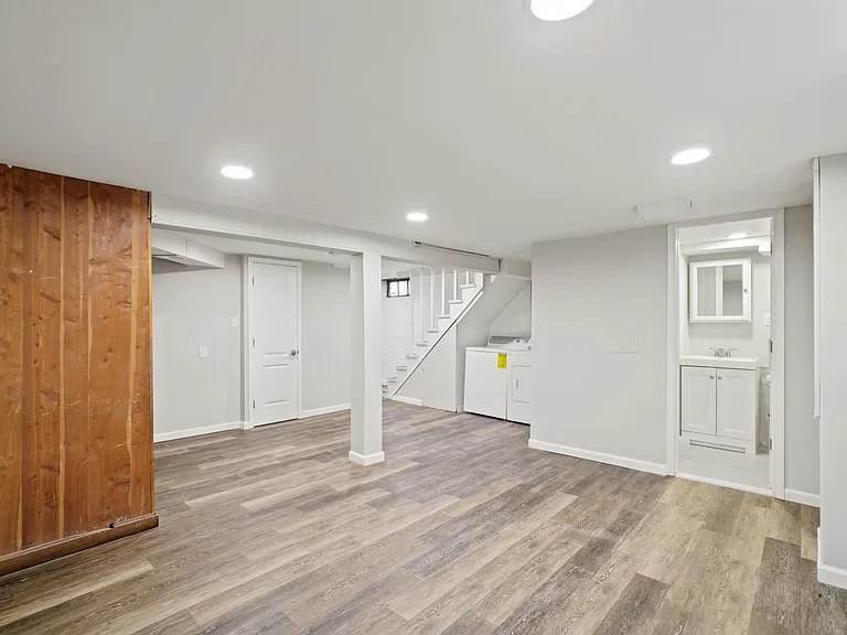 3100 S Hill St — Photo 17