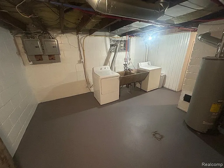 14716 Archdale St #1 — Photo 24