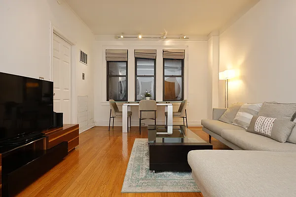 Rented by WAM Partners - William Moses Co. | media 16