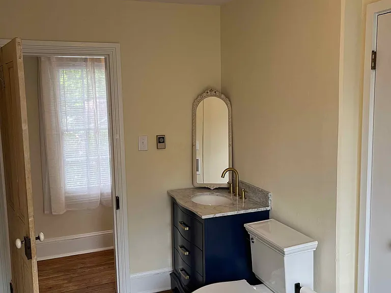 2nd floor bathroom