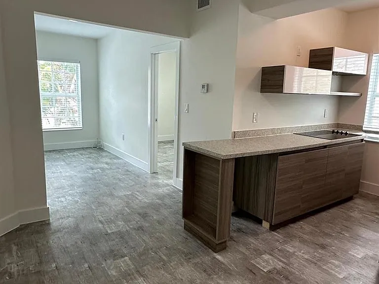 130 Antiquera Ave — Photo 6