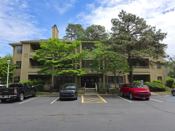 2708 Ridgefield Ct, Helmetta, NJ 08828