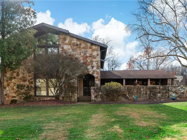 243 Regency Pl, Bethel Park, PA 15102