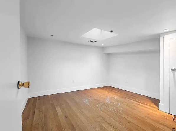 921 Broadway image 10 of 11