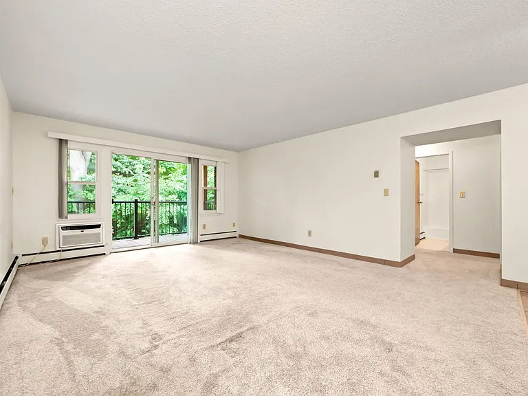 Silas Pointe Apartments — Photo 7