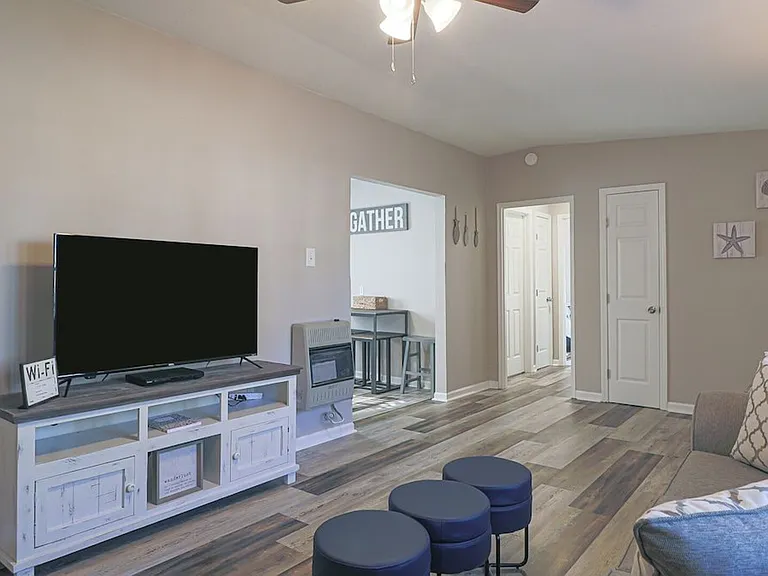 Curcor Dr — Photo 14
