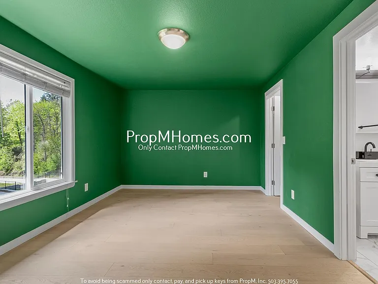 7937 SW 40th Ave #E — Photo 14