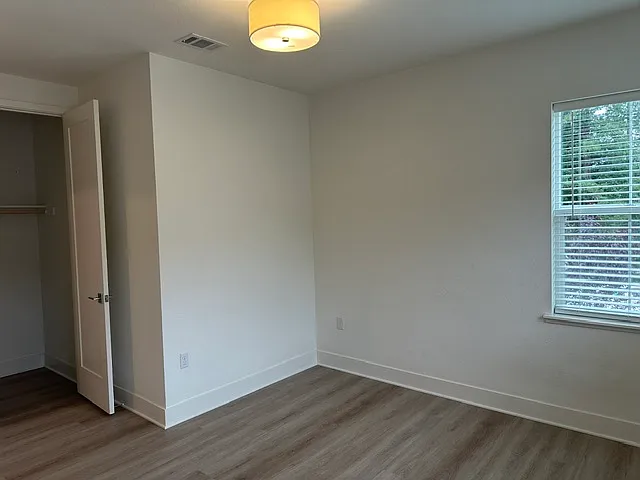 100 Village Ln — Photo 17