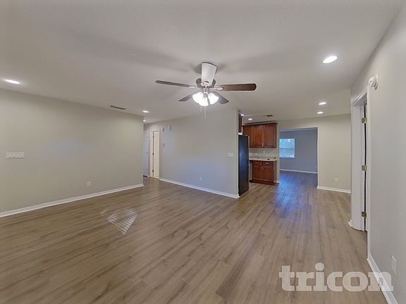 3rd image of 2705 Knollwood Trl