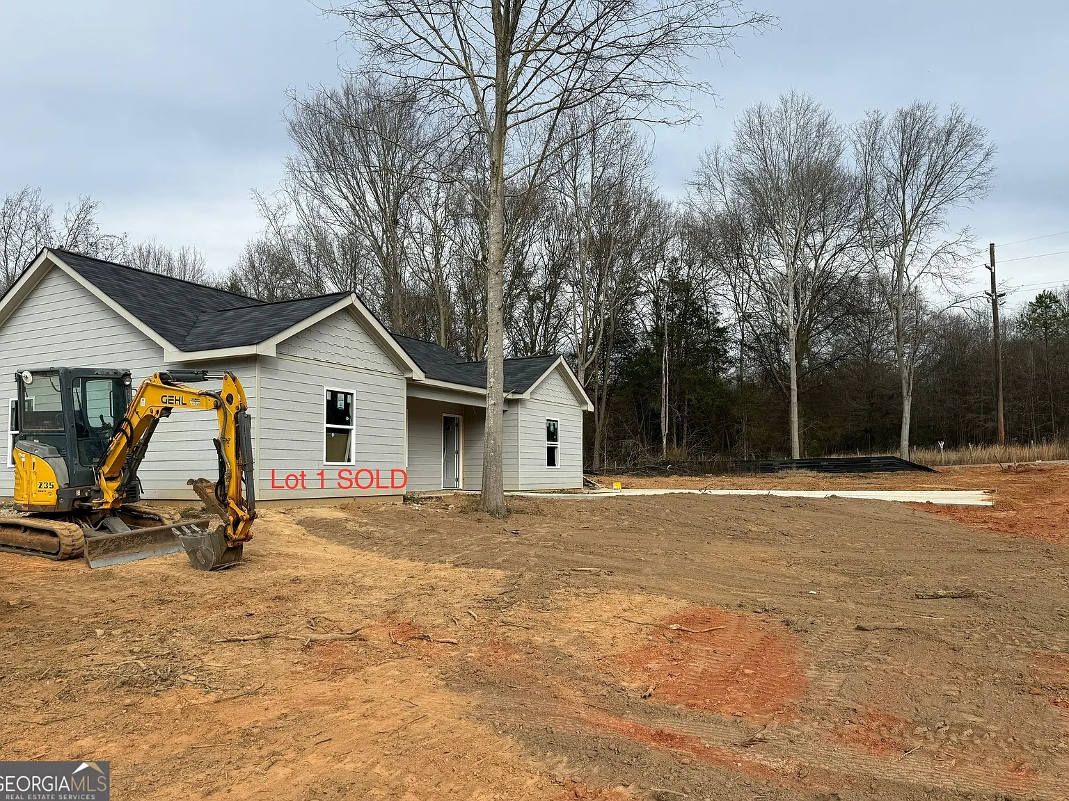 3 bed, 2.0 bath, 1400 sqft, $2,000 — Photo 1