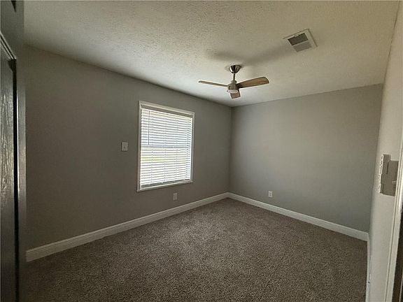 5th image of 2 Blueberry Hill St
