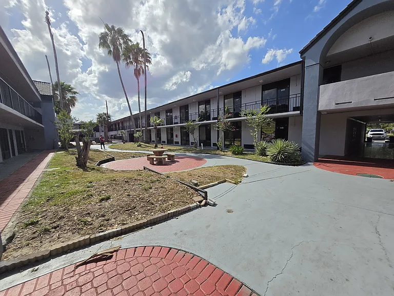 8421 S Orange Blossom Trl #143 — Photo 10
