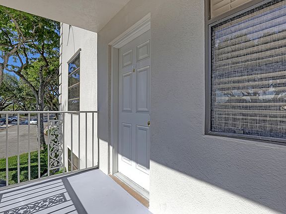 5th image of 3650 Whitehall Drive #201