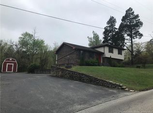 325 Spickert Knob Rd, New Albany, IN 47150