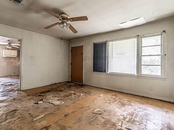 4th image of 2323 Liberty Dr