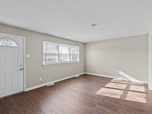 5th image of 725 Gonzaga Ln