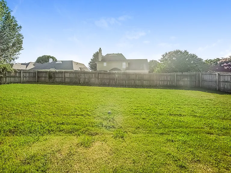 7203 Fox Creek Dr — Photo 15