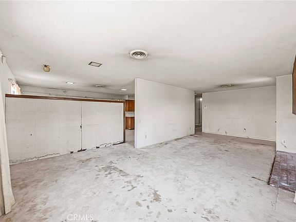 5th image of 11731 Mount Vernon Ave